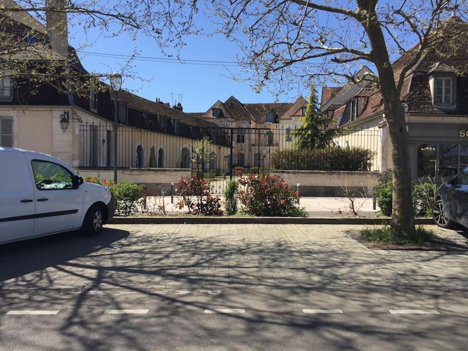 Bel Appart Au Bord De L'Eau Proche Gare Avec Wifi Auxerre Exterior photo
