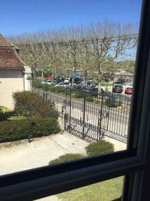 Bel Appart Au Bord De L'Eau Proche Gare Avec Wifi Auxerre Exterior photo